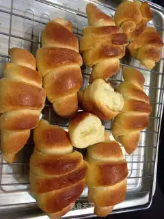 Souffle rolls