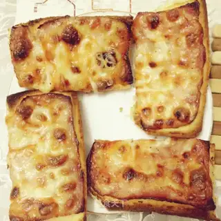 Bacon cheese toast