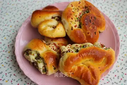 Onion ham bread