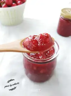 Strawberry granule jam