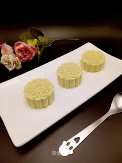 Green bean cake