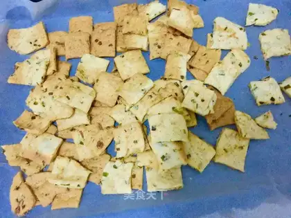 Onion soda cookies