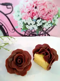 Chocolate rose cake