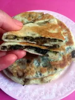 Plum-crackers