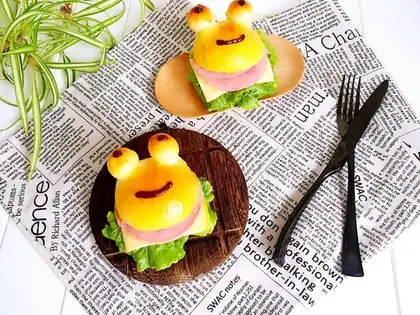 Frog burger