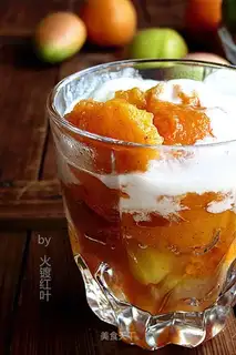 Roasted fruit with ice cream