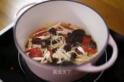Tomato mushroom pot