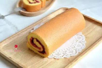 Flamingo jam cake roll