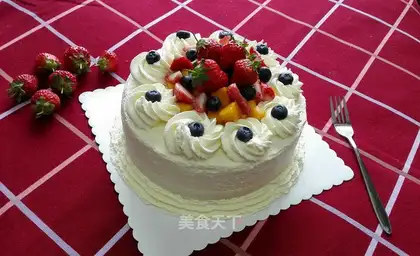 Fruit and cream cake