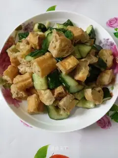 Oil-coated cucumber