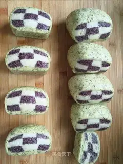 Chess buns