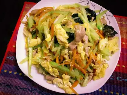 Five-coloured fried meat