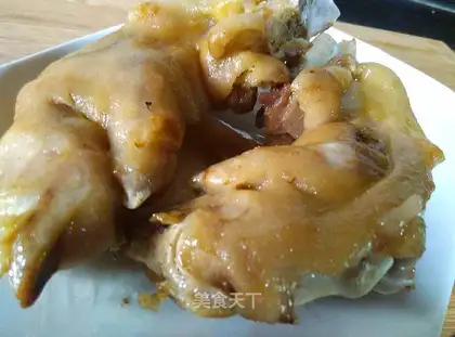 Salted pig hoof