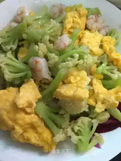 Shrimp eggs and broccoli