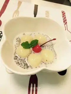 Qia seed rice round pudding