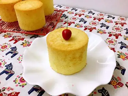 Four inches of chili cake