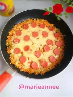 Rice ham and sausage pizza
