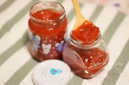 Simple and delicious strawberry sauce