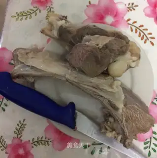 Hands on lamb