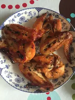 The whole wings