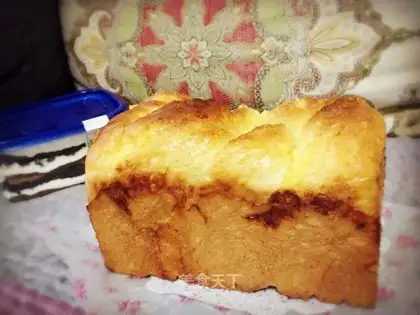 Coconut hands tore toast