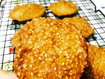 Sesame pretzels