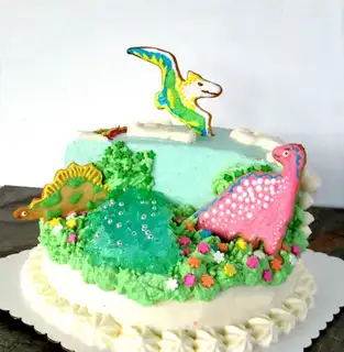Dinosaurs birthday cake
