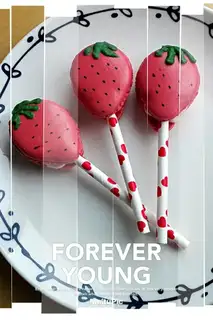 Strawberry macaroon lollipop