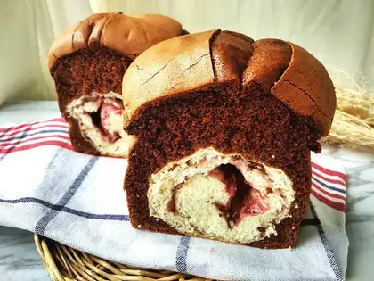 Blueberry black drill toast