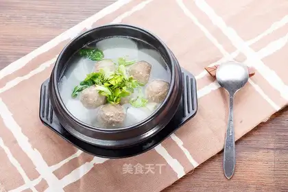 Beefball radish soup