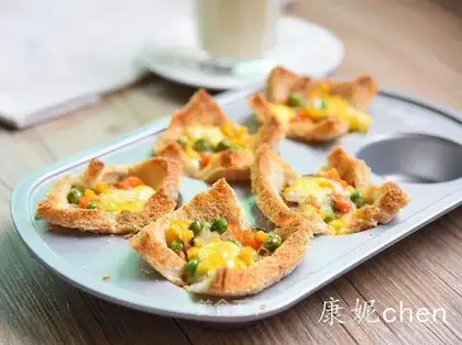 Five-colour bread cups