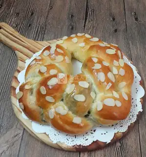 Almond sesame bread
