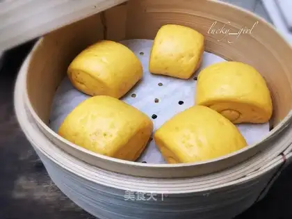 Pumpkin buns