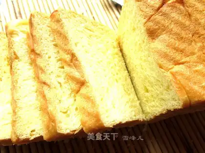 Egg yolk toast