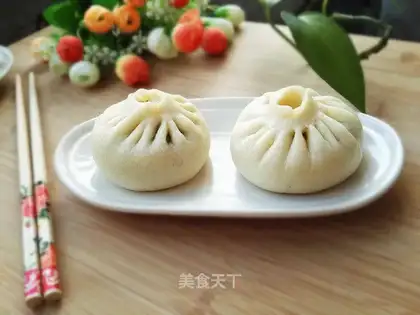Spicy egg buns