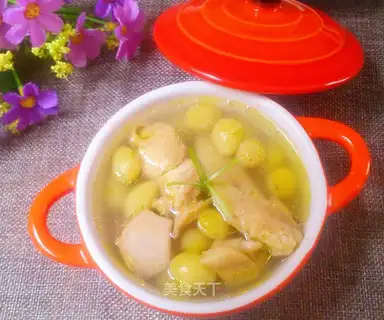 Silver chicken soup