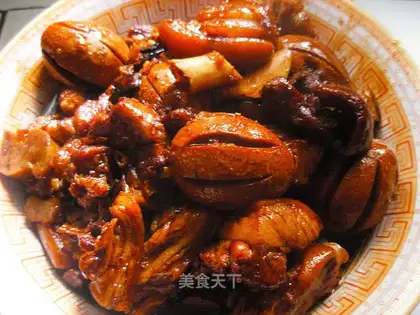 Red burning pig feet and eggs