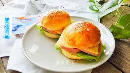 Soup cheese and ham buns