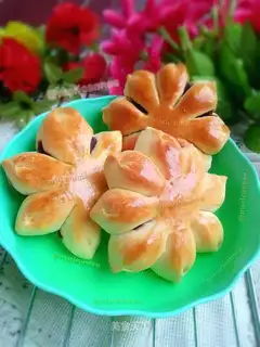 Bean and sand, bread
