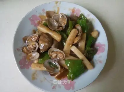 Spicy flowers and fried rice cakes