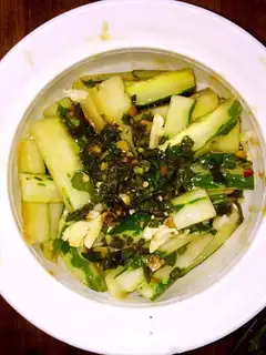 Tastes cucumber