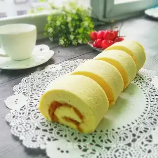 Meat pine rolls