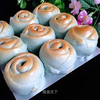 Blue rose bread