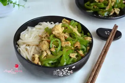 Egg pepper noodles