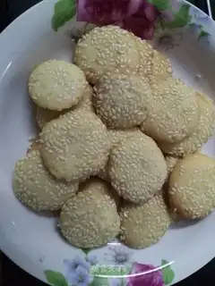 Almond buttercake