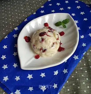 Cranberry ice cream