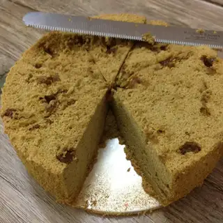 The date with the tea and chili cake