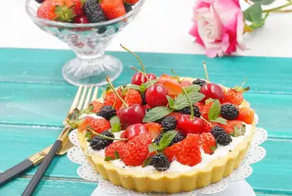 Cream fruit tower