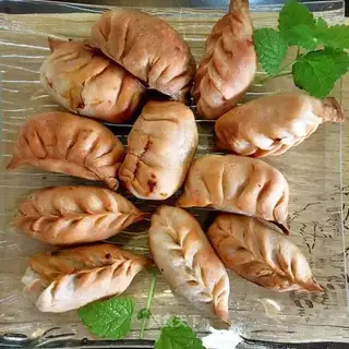 Air-cracked pork dumplings