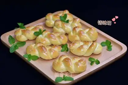 Milky varnish bread